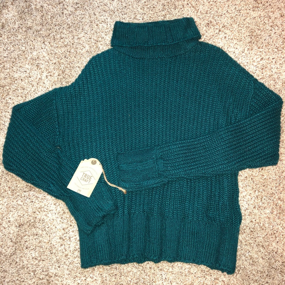 Adorable True Craft (belk) sweater!